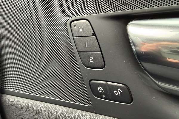 2019 Volvo XC60 D4 Momentum