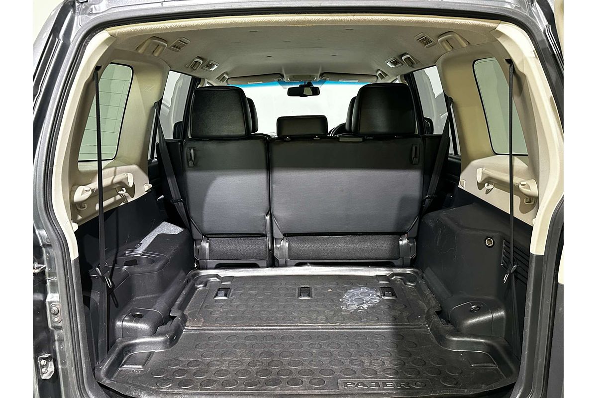 2017 Mitsubishi Pajero GLS NX