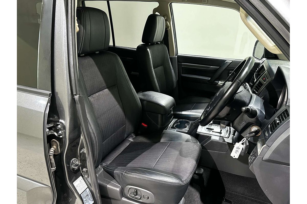 2017 Mitsubishi Pajero GLS NX
