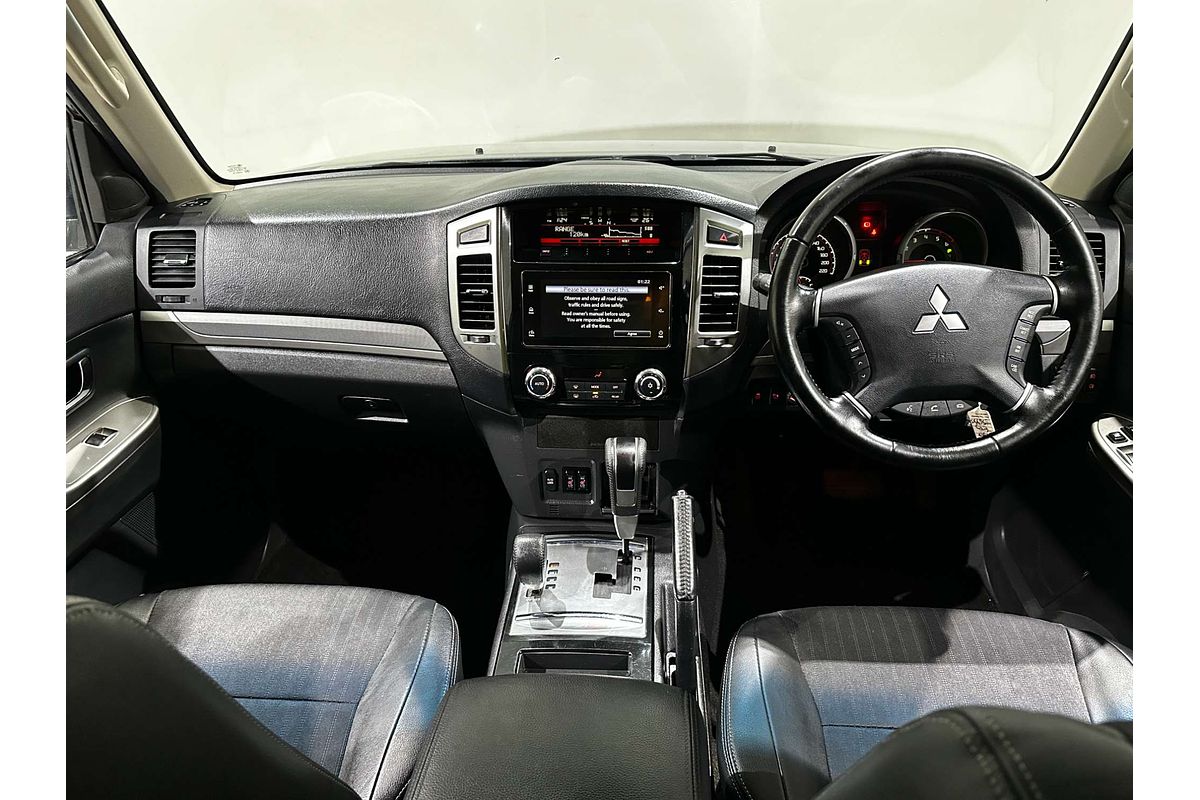2017 Mitsubishi Pajero GLS NX