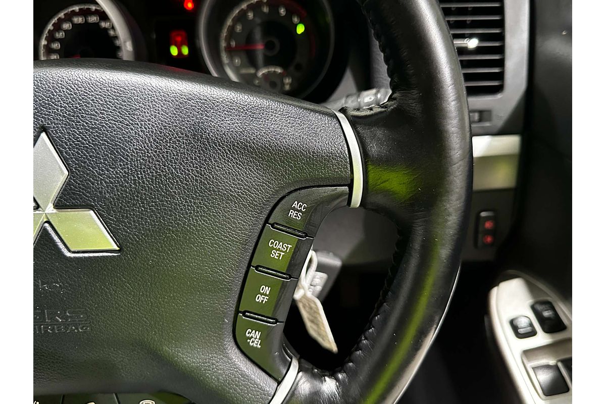 2017 Mitsubishi Pajero GLS NX