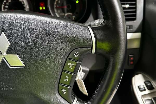 2017 Mitsubishi Pajero GLS NX