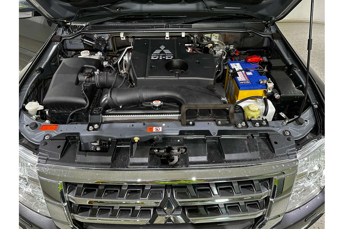 2017 Mitsubishi Pajero GLS NX