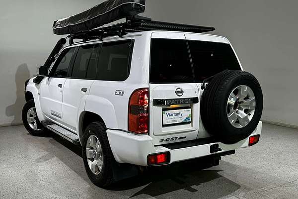 2015 Nissan Patrol ST N-TREK Y61