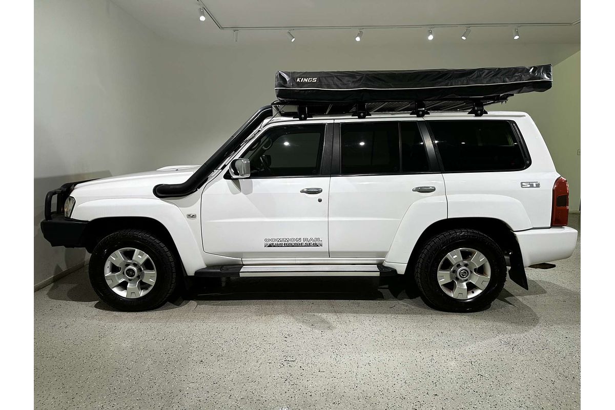 2015 Nissan Patrol ST N-TREK Y61