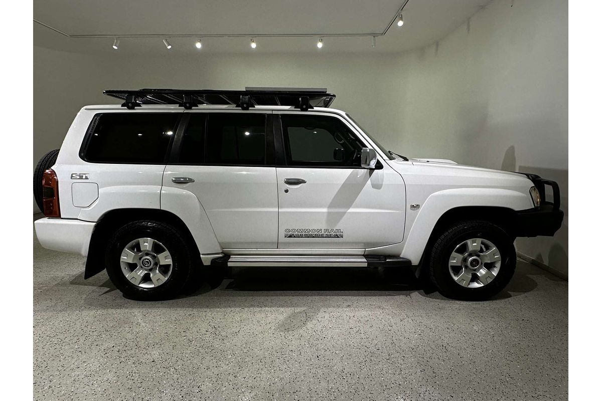 2015 Nissan Patrol ST N-TREK Y61