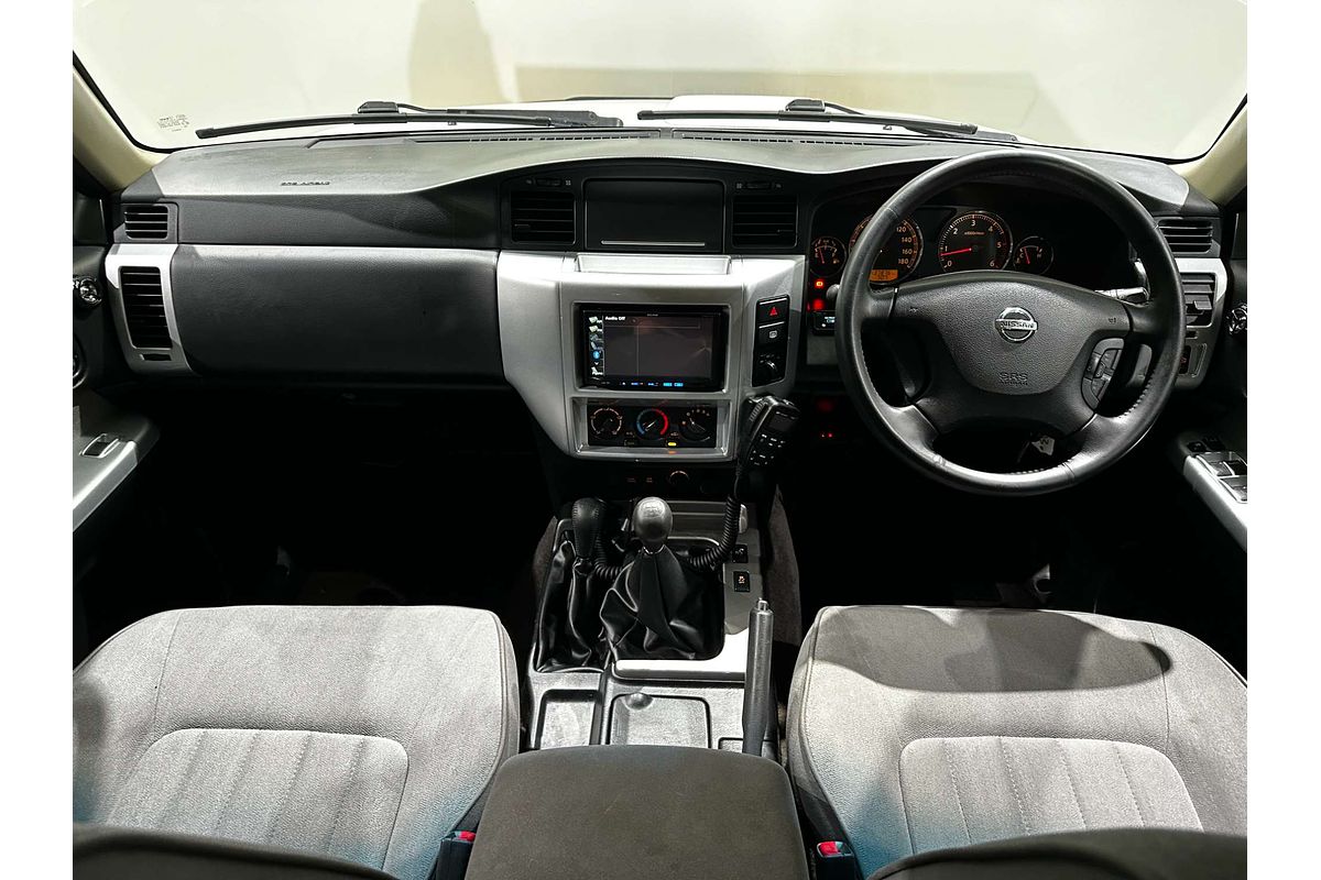 2015 Nissan Patrol ST N-TREK Y61