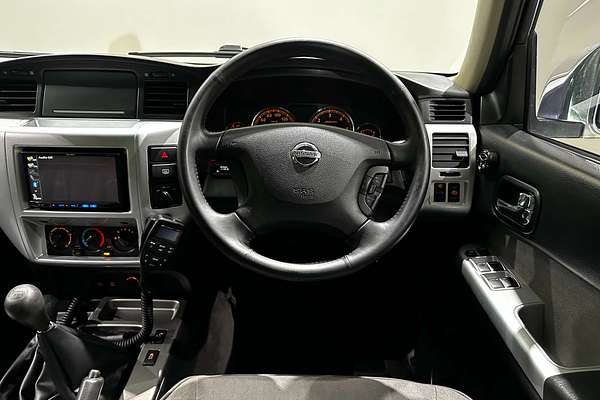 2015 Nissan Patrol ST N-TREK Y61