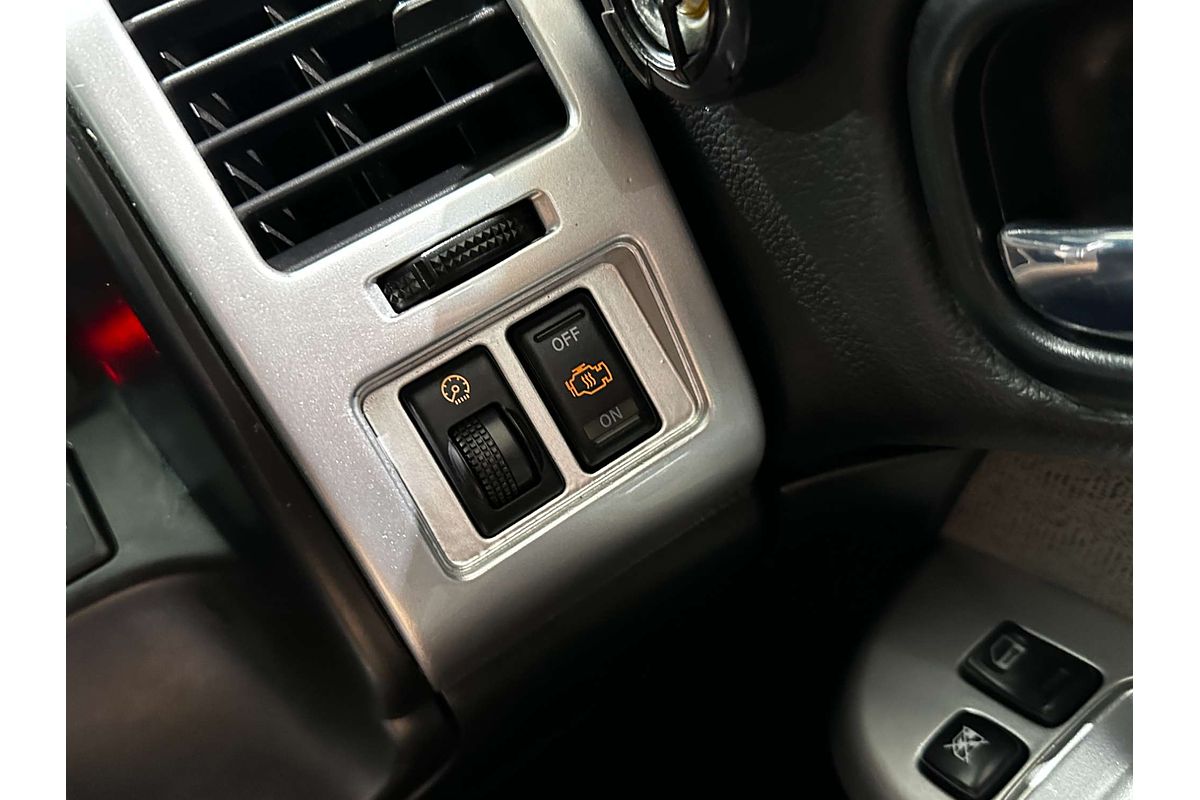 2015 Nissan Patrol ST N-TREK Y61