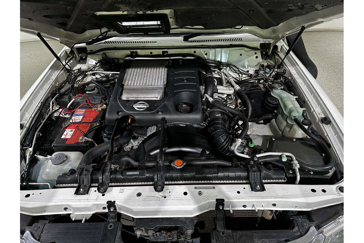 2015 Nissan Patrol ST N-TREK Y61