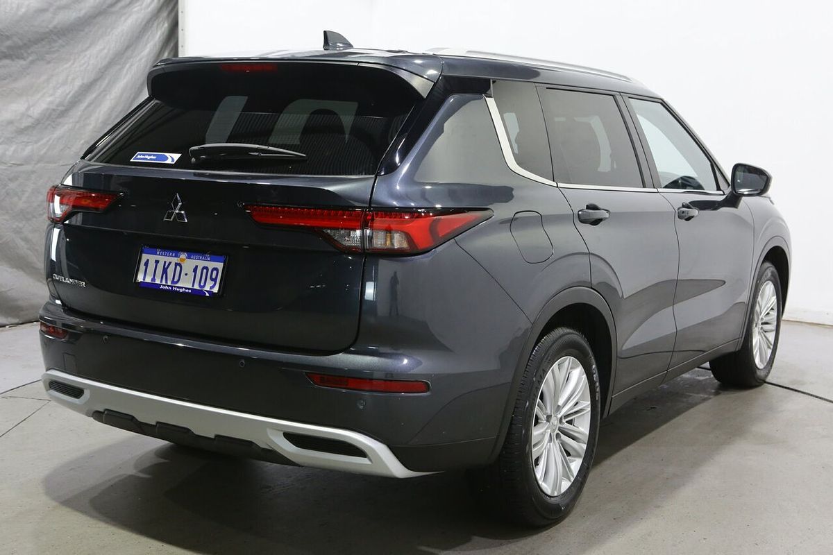 2024 Mitsubishi Outlander LS ZM