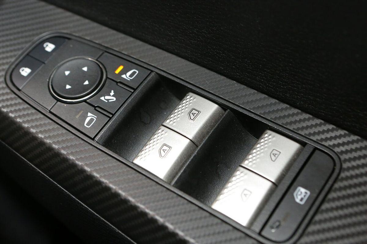 2024 Mitsubishi Outlander LS ZM
