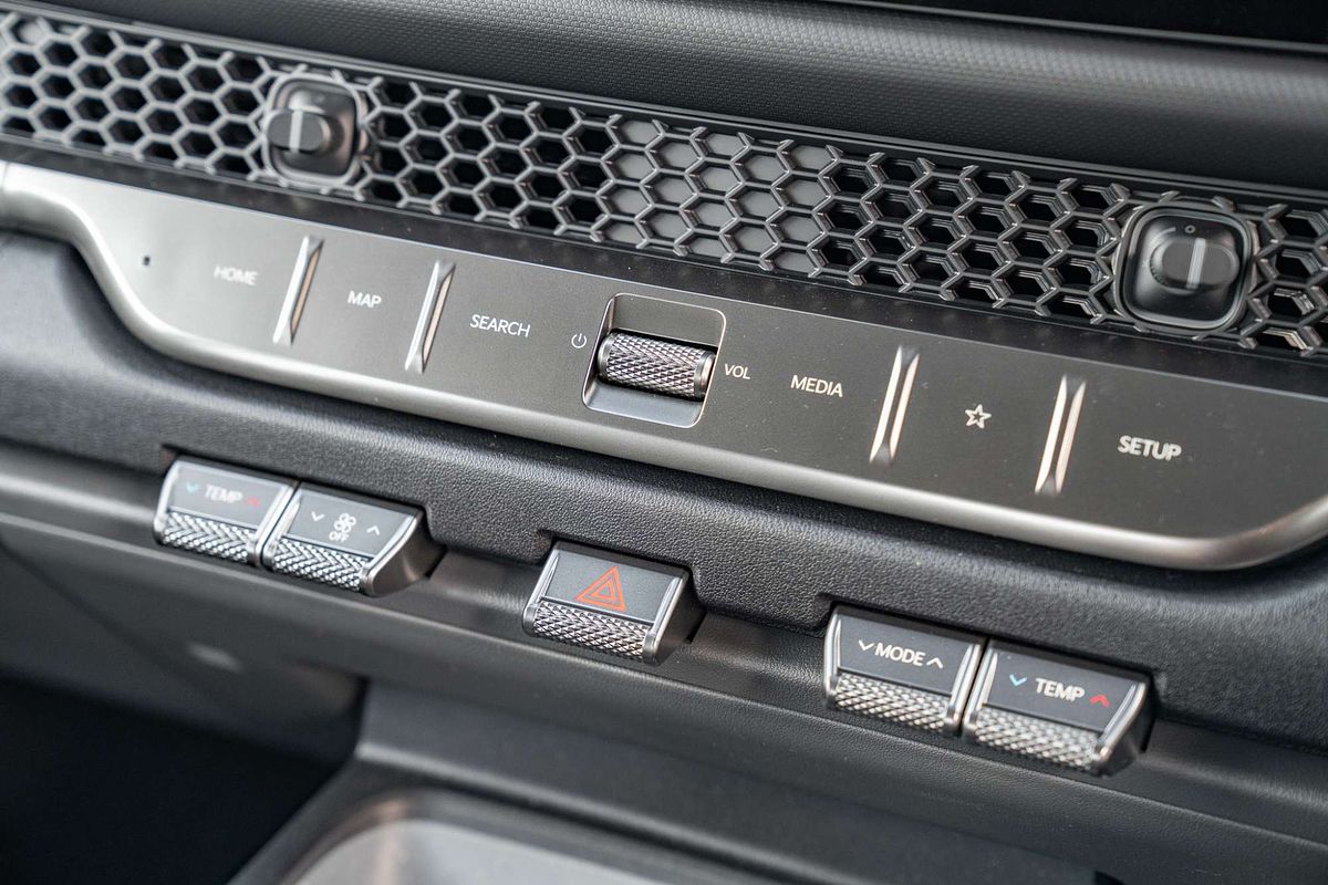 2025 Kia Tasman SX TK 4X4