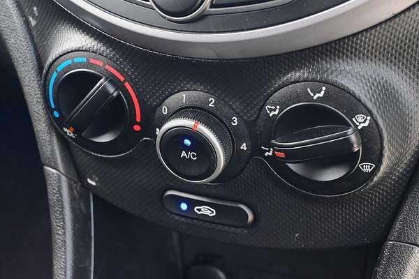 2017 Hyundai Accent Sport RB6