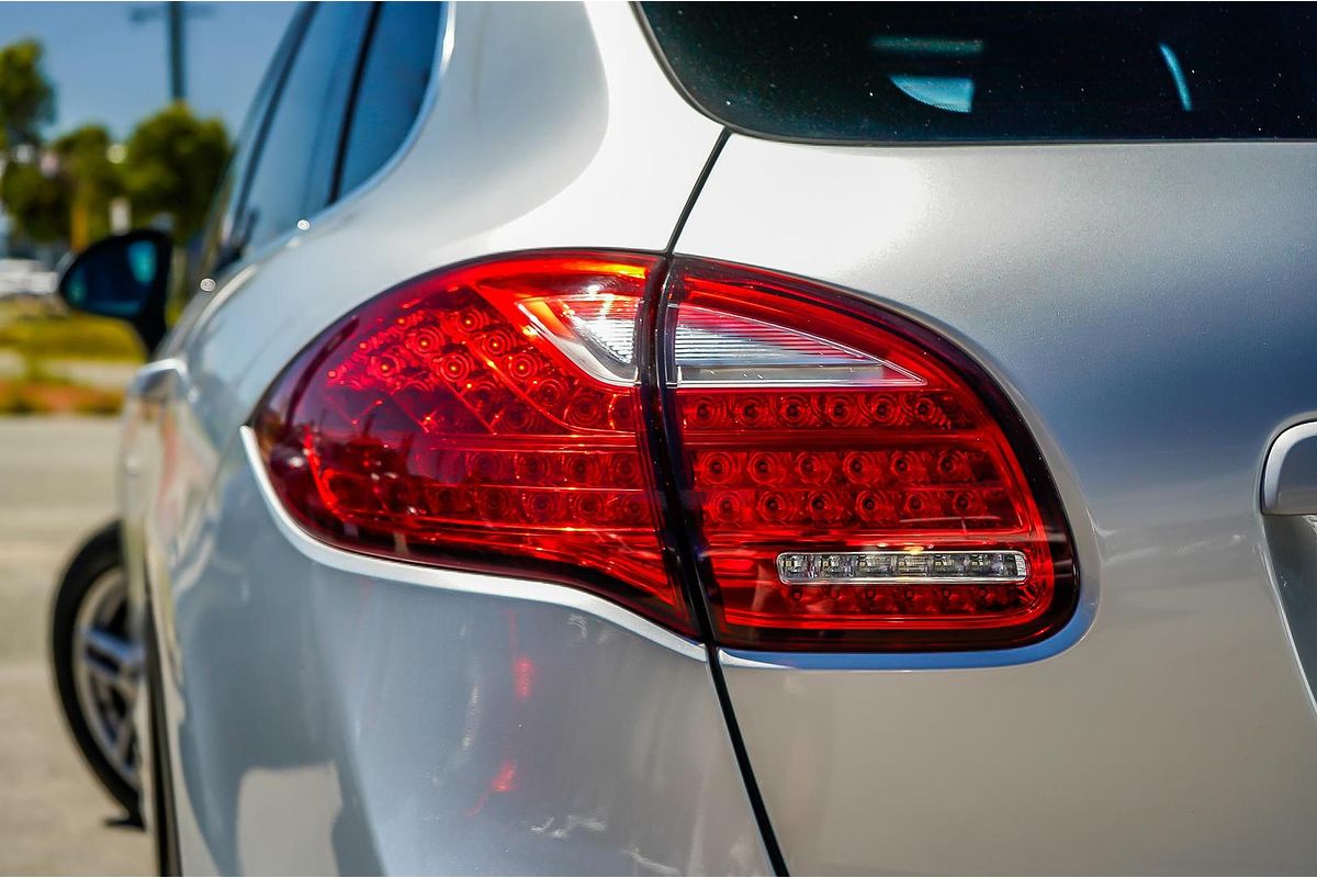 2010 Porsche Cayenne S Hybrid 92A