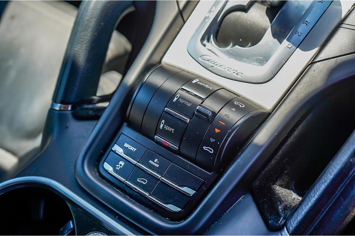 2010 Porsche Cayenne S Hybrid 92A