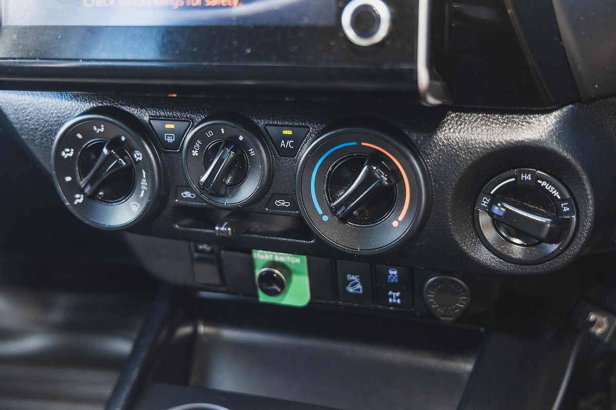 2021 Toyota Hilux SR GUN126R 4X4