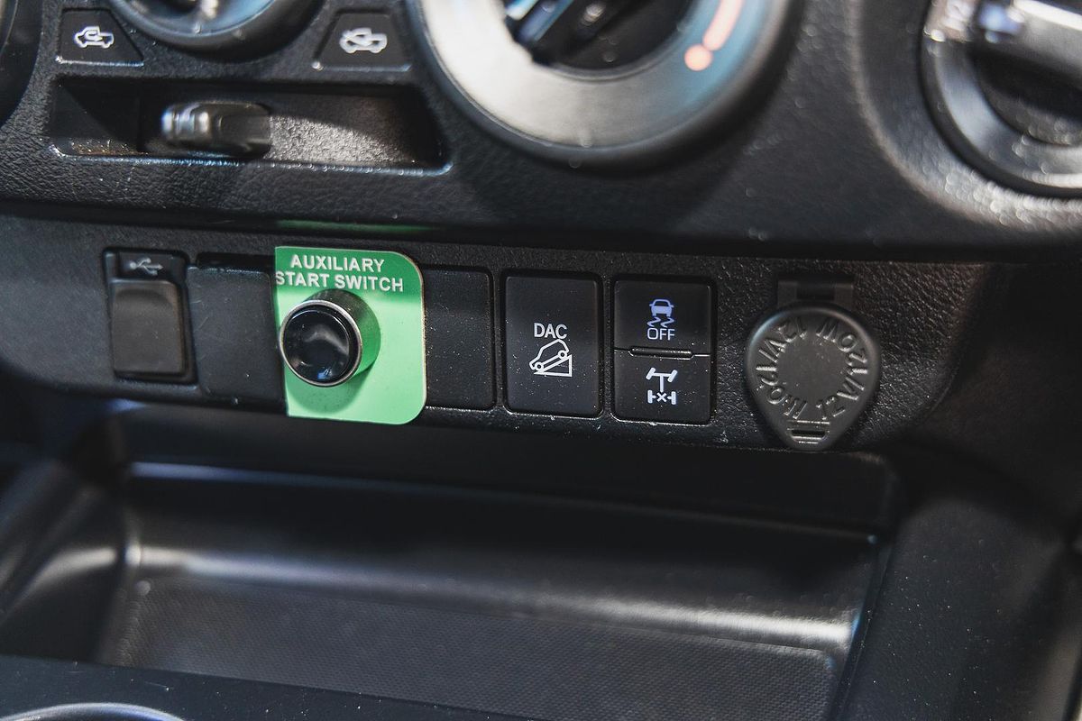 2021 Toyota Hilux SR GUN126R 4X4