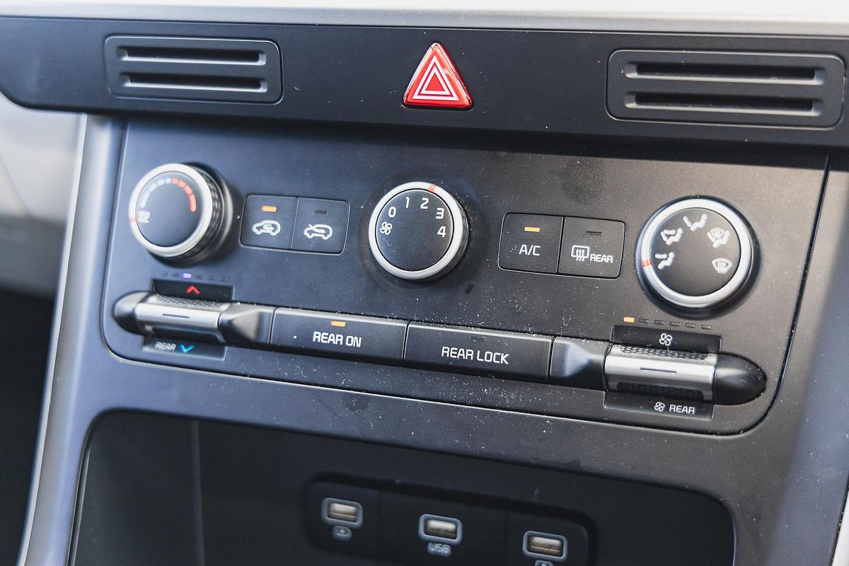 2022 Kia Carnival S KA4