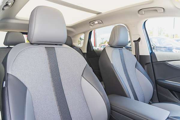 2025 MG MGS5 EV Essence 49 ZS3EM