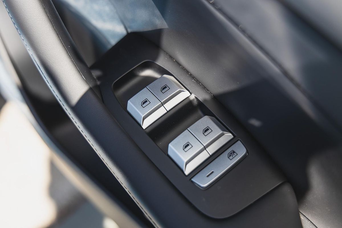 2025 MG MGS5 EV Essence 49 ZS3EM