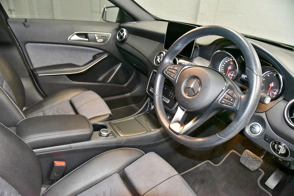 2019 Mercedes-Benz GLA-Class GLA180 X156