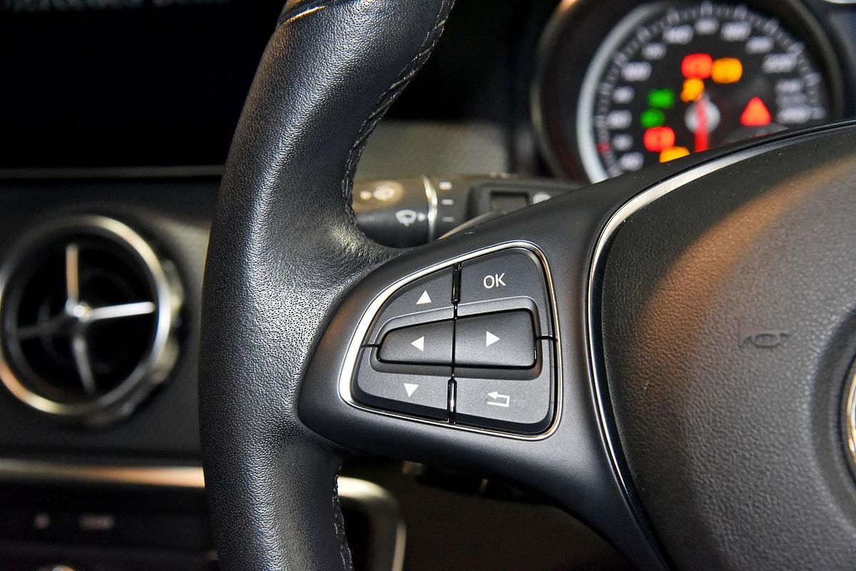 2019 Mercedes-Benz GLA-Class GLA180 X156