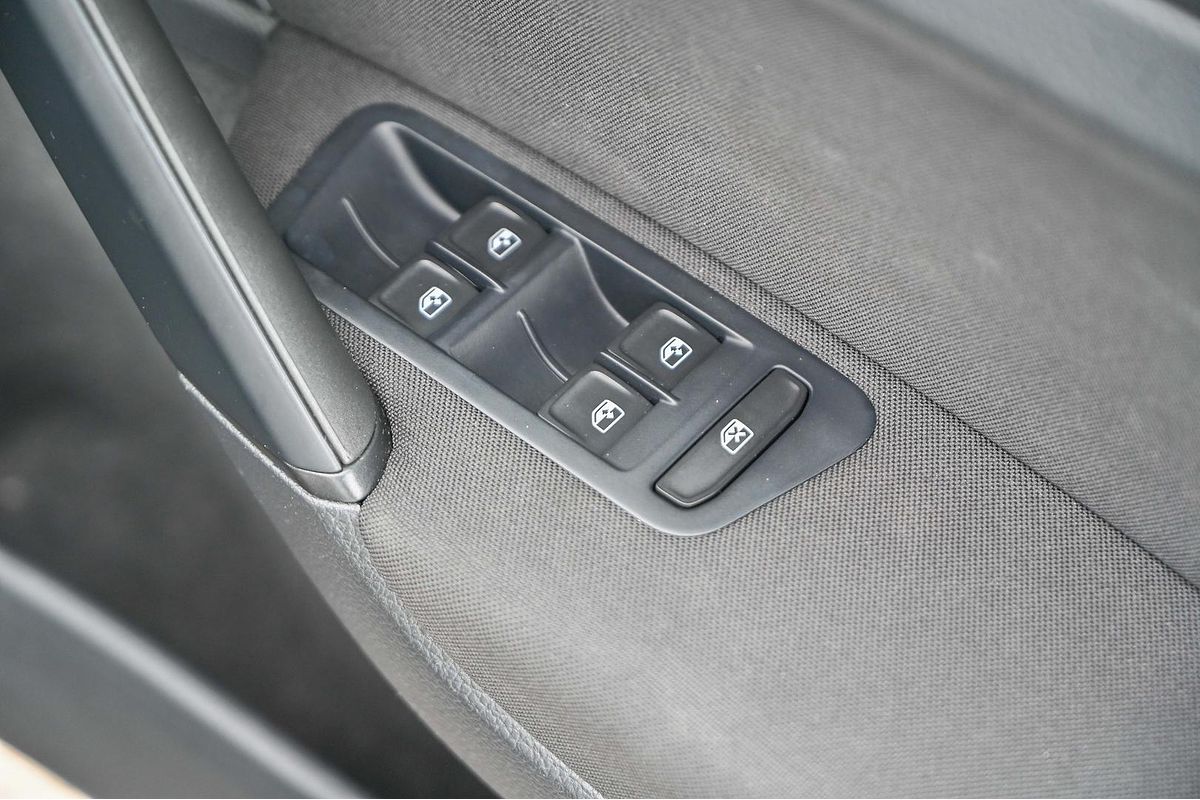2017 Volkswagen Golf 92TSI Trendline 7