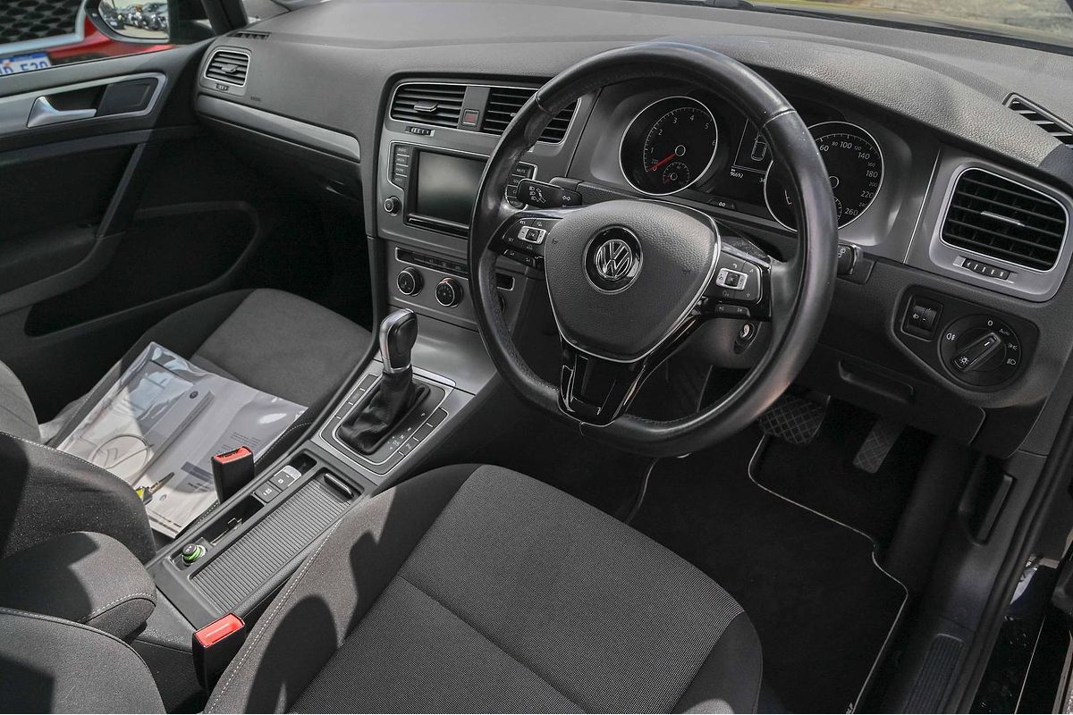 2017 Volkswagen Golf 92TSI Trendline 7