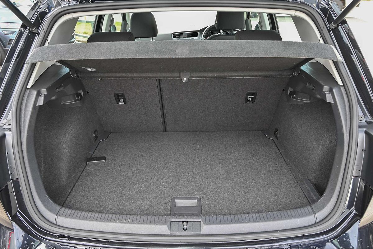 2017 Volkswagen Golf 92TSI Trendline 7