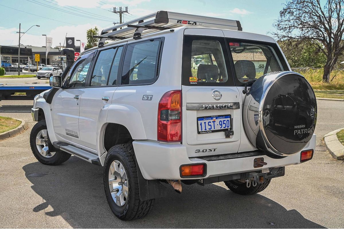 2011 Nissan Patrol ST GU 7