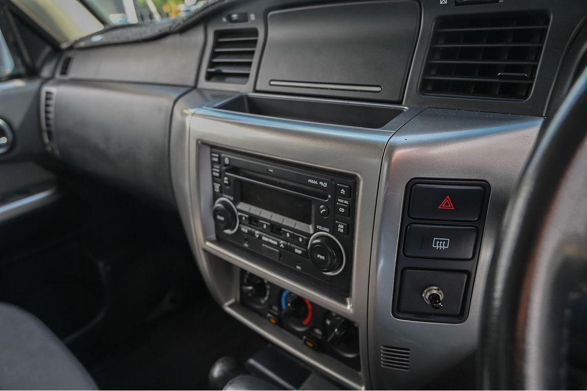 2011 Nissan Patrol ST GU 7