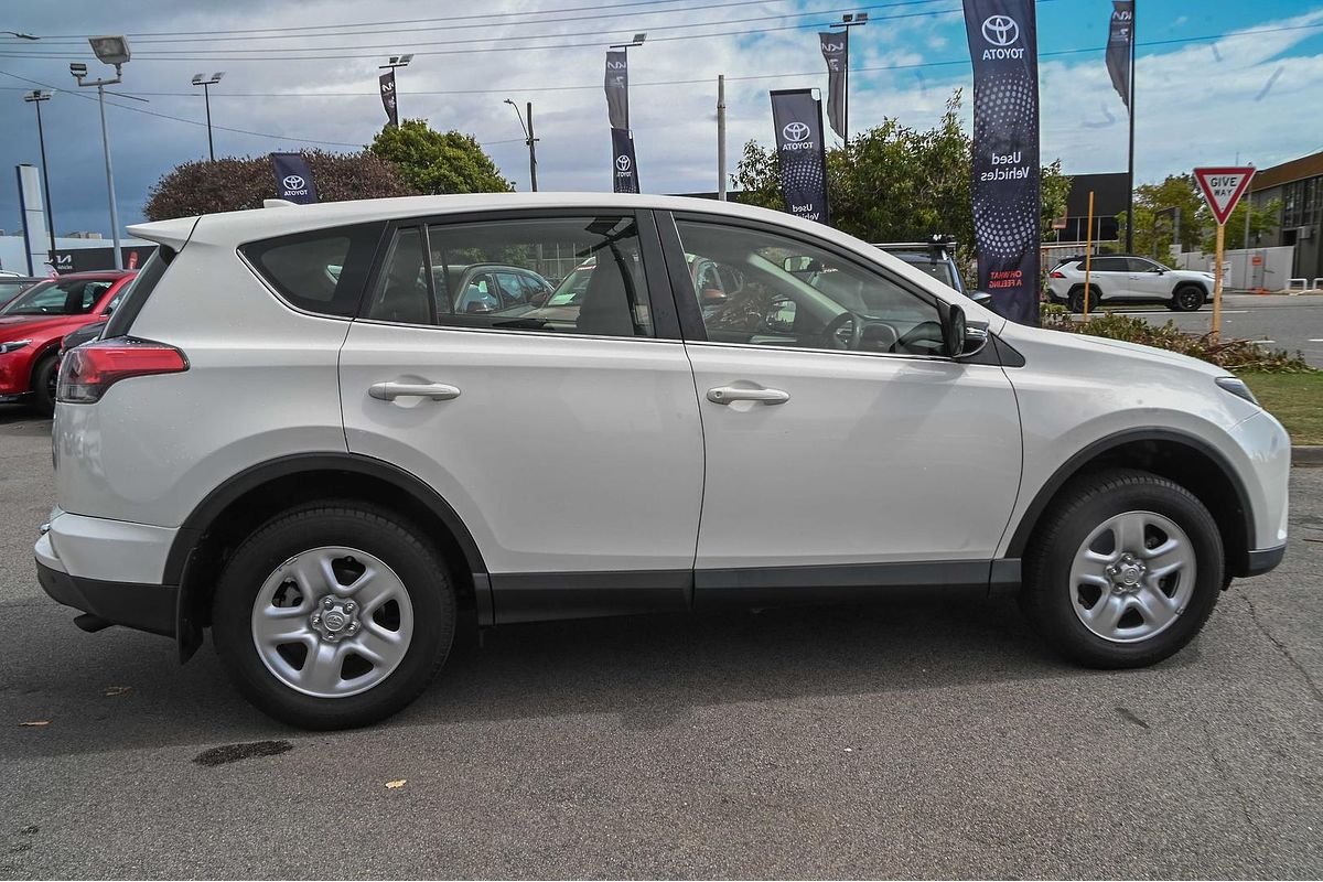 2017 Toyota RAV4 GX ASA44R