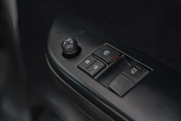 2017 Toyota Hilux SR GUN126R 4X4