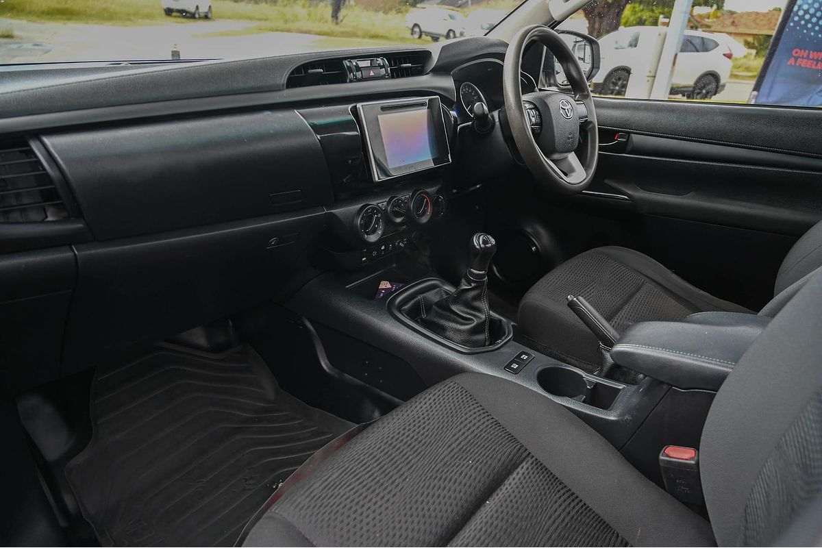 2017 Toyota Hilux SR GUN126R 4X4