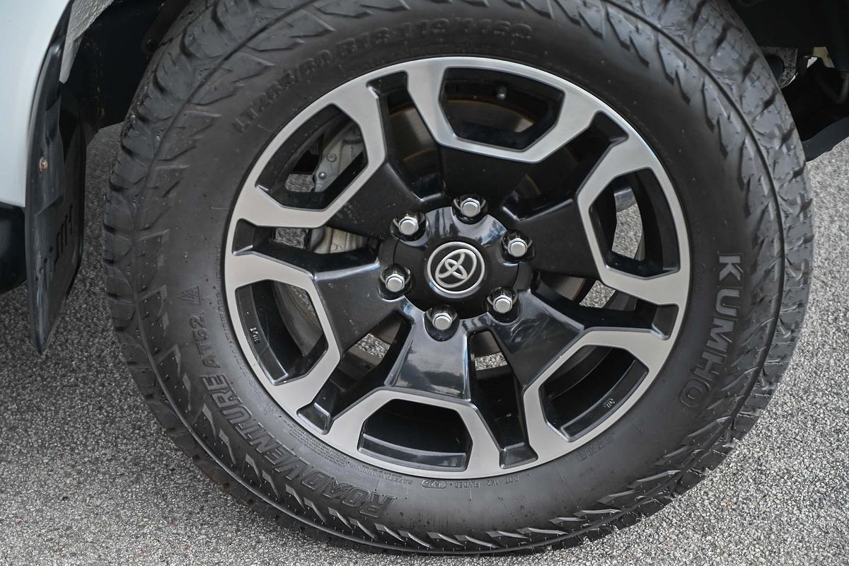 2022 Toyota Hilux SR5 GUN126R 4X4