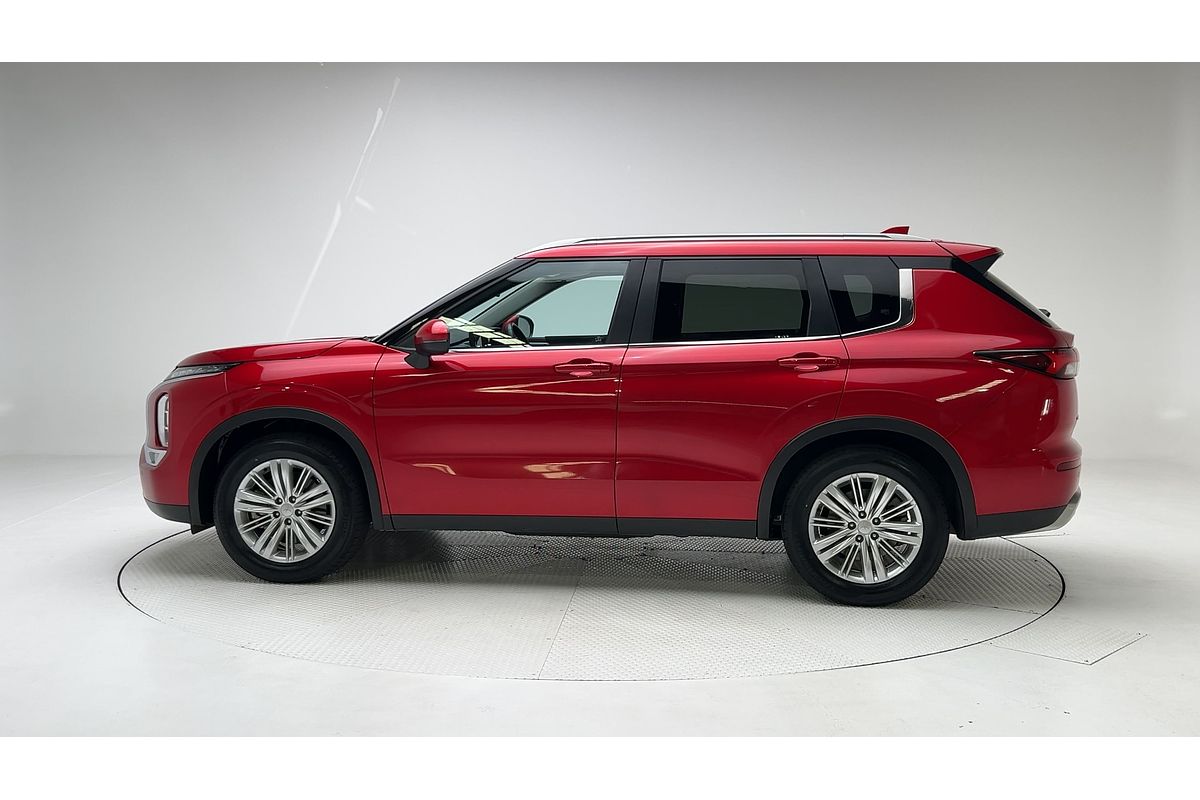 2023 Mitsubishi Outlander LS ZM