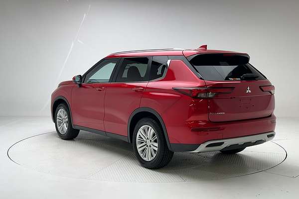 2023 Mitsubishi Outlander LS ZM