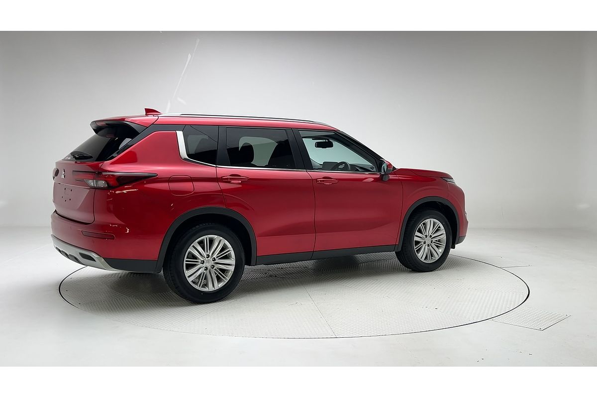 2023 Mitsubishi Outlander LS ZM