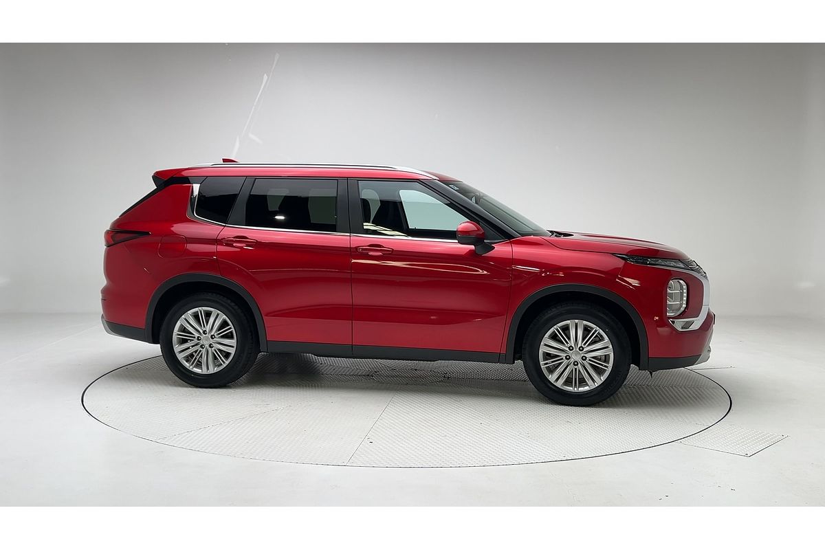 2023 Mitsubishi Outlander LS ZM