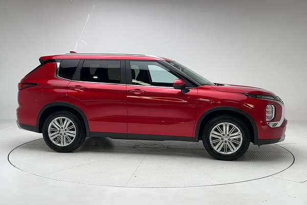 2023 Mitsubishi Outlander LS ZM