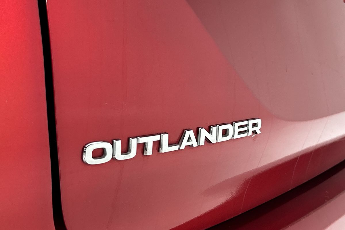 2023 Mitsubishi Outlander LS ZM