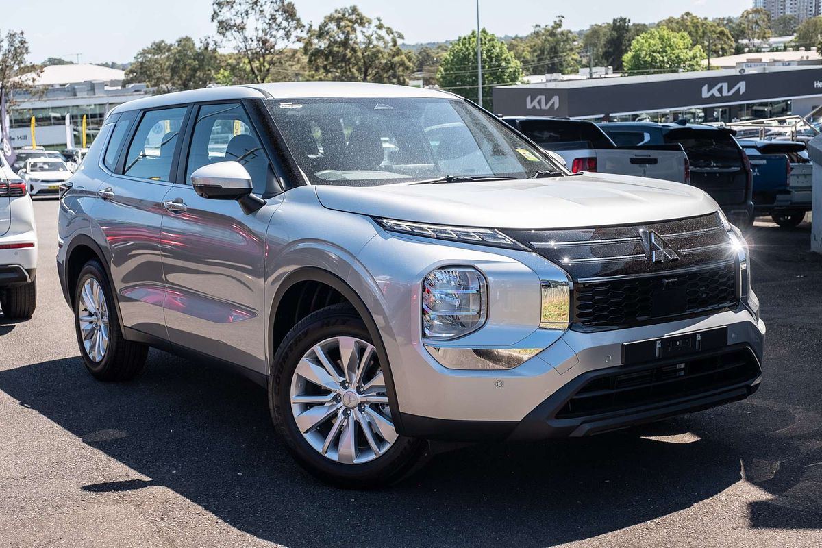 2025 Mitsubishi Outlander ES ZM