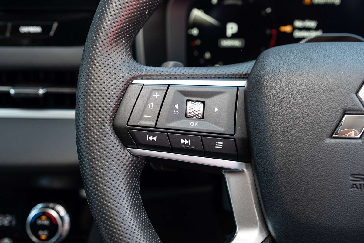 2025 Mitsubishi Outlander ES ZM