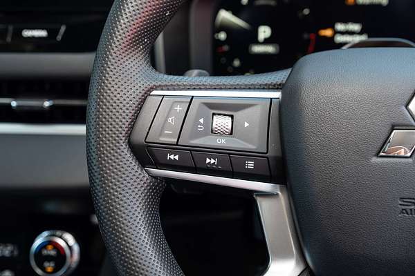 2025 Mitsubishi Outlander ES ZM