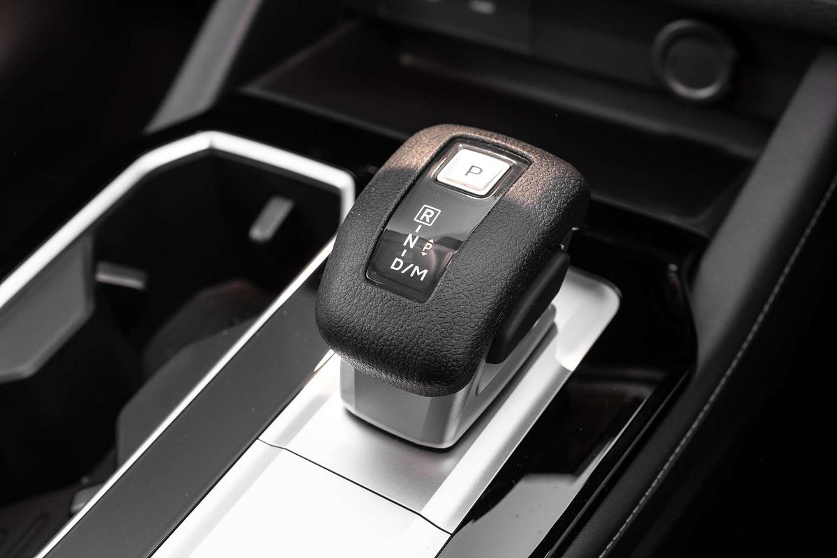 2025 Mitsubishi Outlander ES ZM