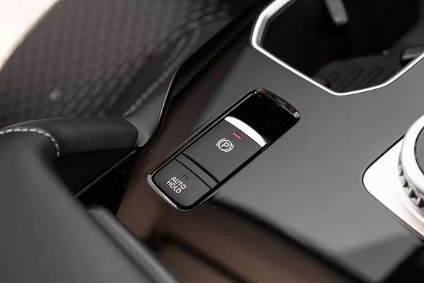 2025 Mitsubishi Outlander ES ZM