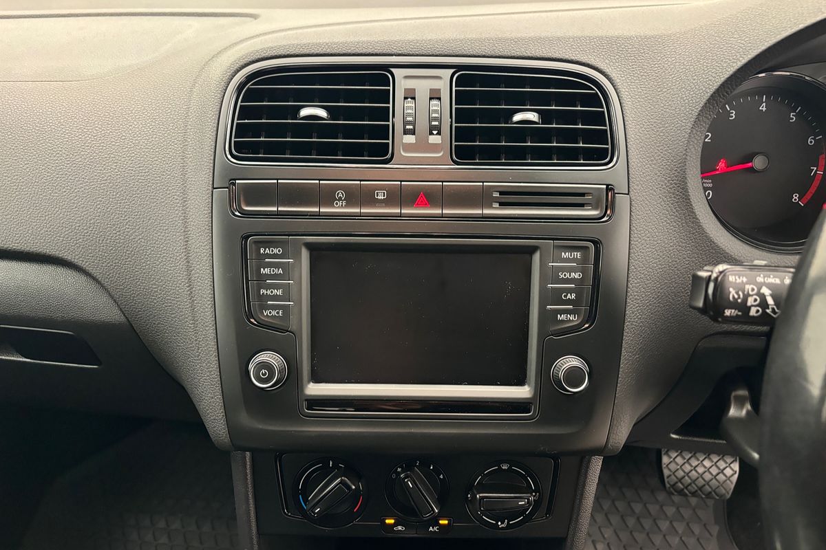 2001 Volkswagen Polo 66TSI Trendline 6R