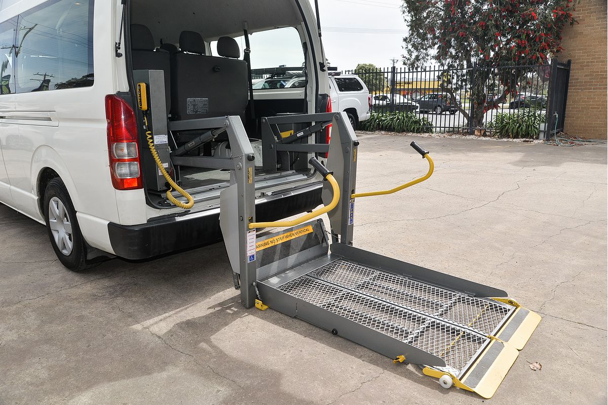 2014 Toyota Hiace Commuter TRH223R ELWB High Roof