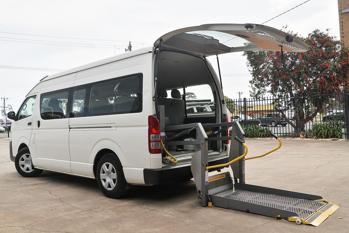 2014 Toyota Hiace Commuter TRH223R ELWB High Roof